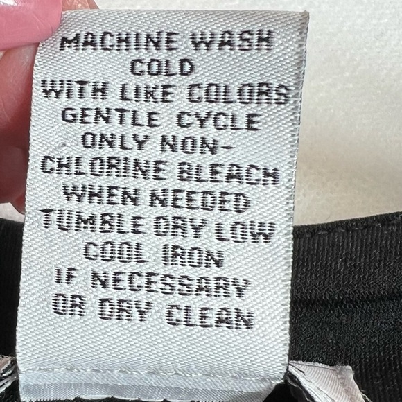 Carmen Marc Valvo Black With Silver Chain & Zipper Detail Sleeveless Top Size M - Picture 9 of 13